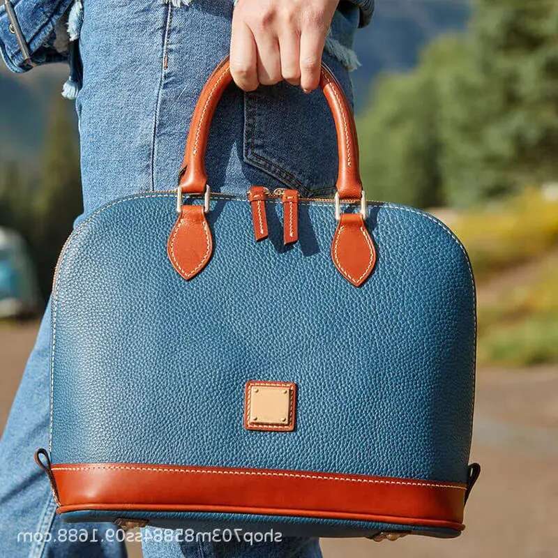 Chain crossbody handbag, women's color blocked styling bag, lychee patterned PU leather, fashionable
