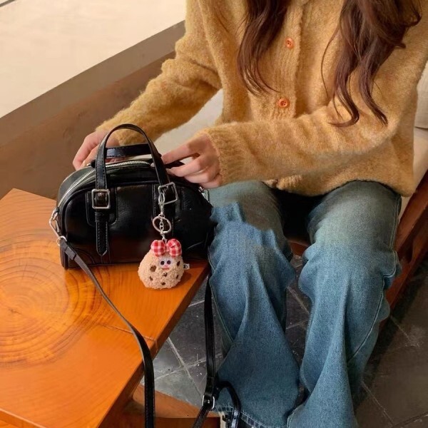 Top quality brand, high-quality new free designer bag, 2025 new retro black handbag, crossbody bag, shoulder bag, new free designer bag