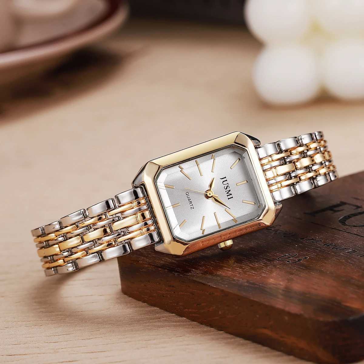 Ladies new square dial steel strap quartz watch fashionable and versatile a gift for family members for the holiday. XJ250527