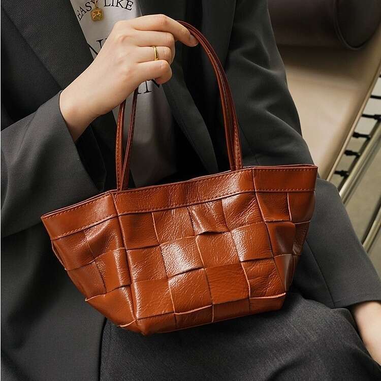 2023 New Niche Genuine Leather Woven for Women Simple Crossbody High-end Handbag Small Square Underarm Shoulder Bag