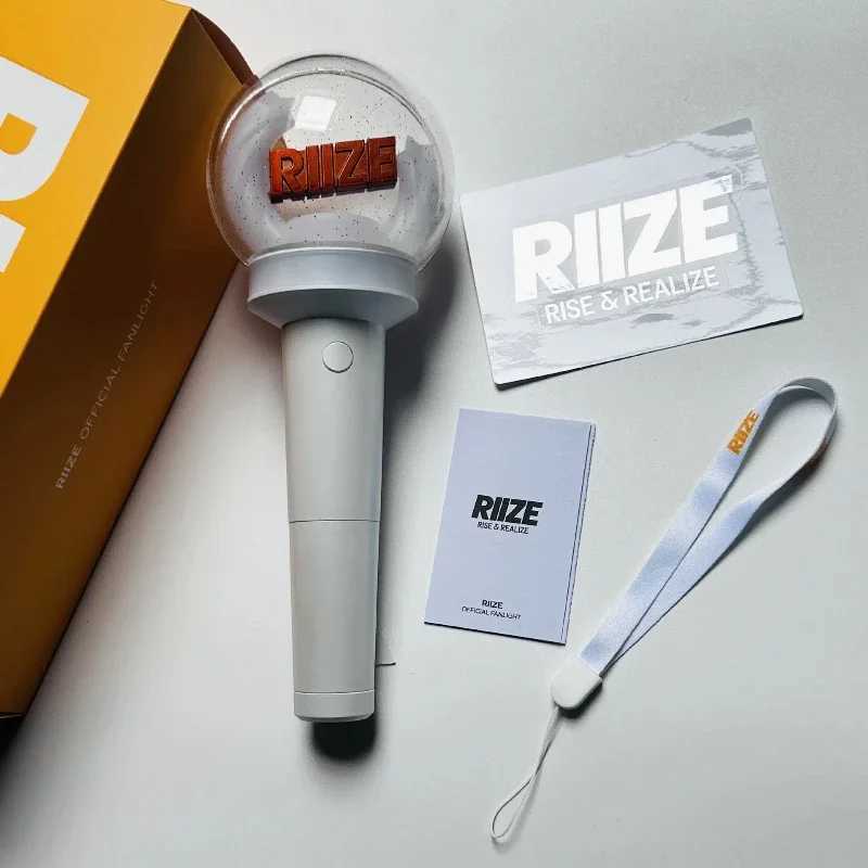 KPOP Riized Lightstick Stand Concert with Acrylic Keychain Light Stick Decoration Party Flash Fan Gift W250528