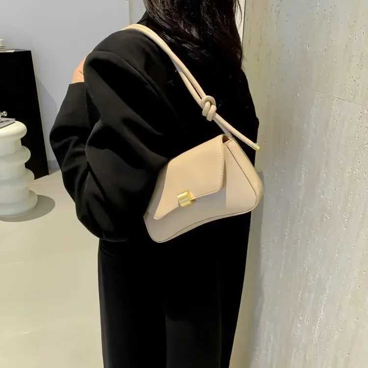 Fashionable Retro Womens Handbag Soft Crossbody Bag Underarm Bag Single Shoulder Bag Elegant Girls Bag New Hot Sale Of The Seas Y250528