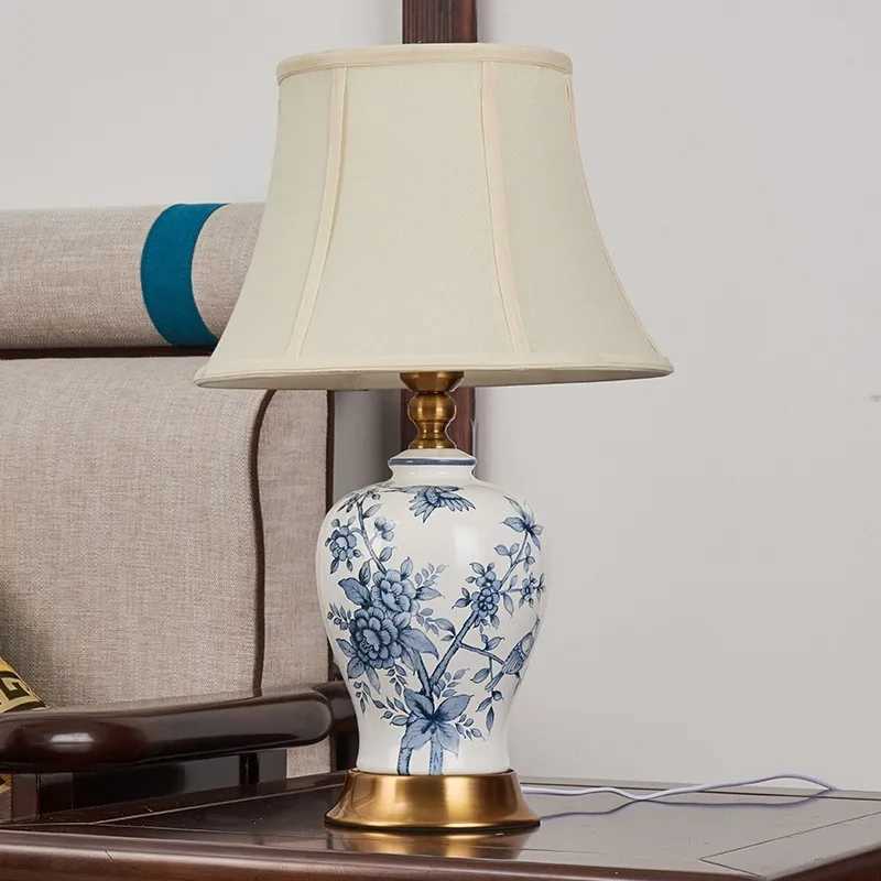 Classical blue and white ceramic desk lamp Chinese living room study desk lamp master bedroom desk lamp W250528