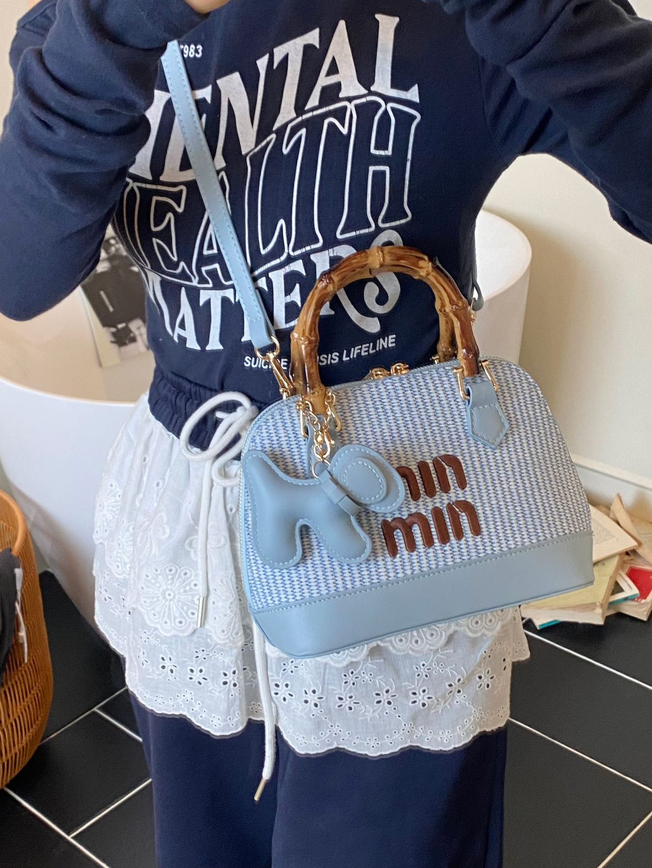 Free shipping designer bags, cross-border shell woven bags, 2025 bamboo joint straw woven hand bill of lading, shoulder cross-shoulder bags, women