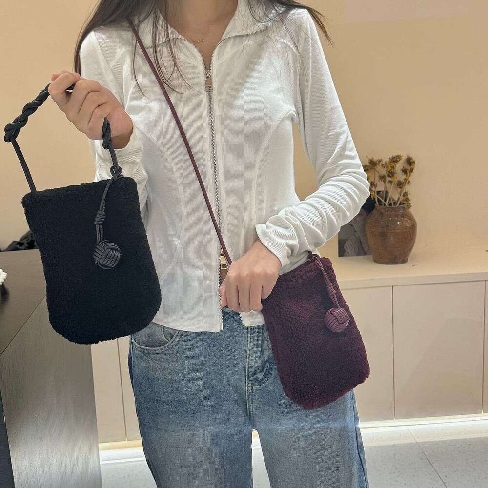 Phone for Women 2023 New Crossbody High-end Niche Christmas Plush Fashion Genuine Leather Shoulder Bag
