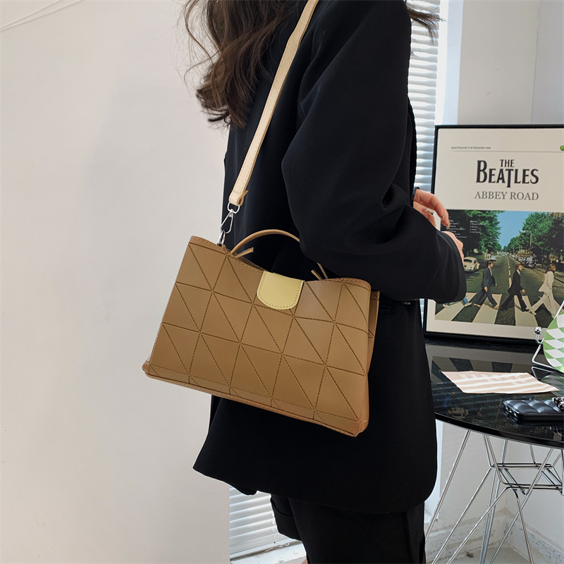 New women's bag new simple casual women's bag summer new single shoulder sloping body Western style fashionable handbag patchwork grid desig