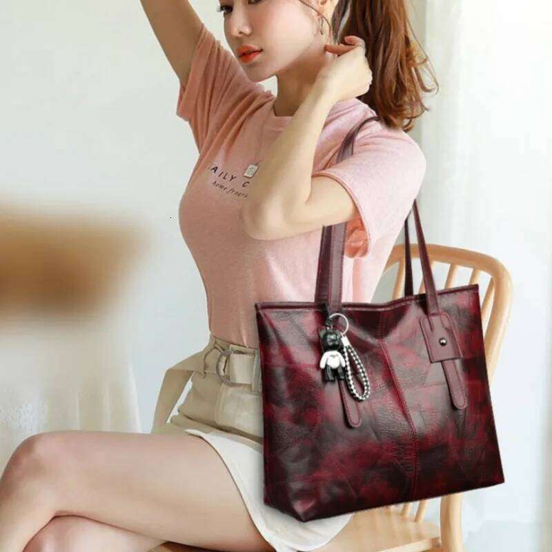 Trendy Women's 2025 New Large Capacity Tote Bag with Horizontal Square Zipper Single Shoulder Handbag Purses and Handbags