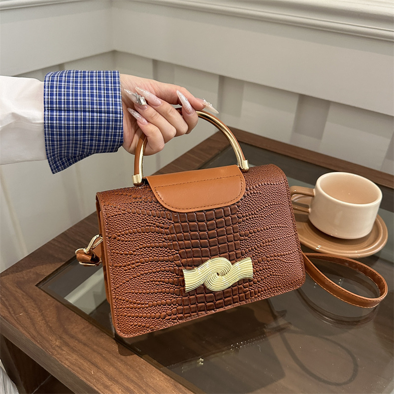 Top quality Brand High Quality New Style Style Handbag 2025 Spring New Versatile Shoulder Crossbody Small Square Bag Stylish Women New Free Delivery D