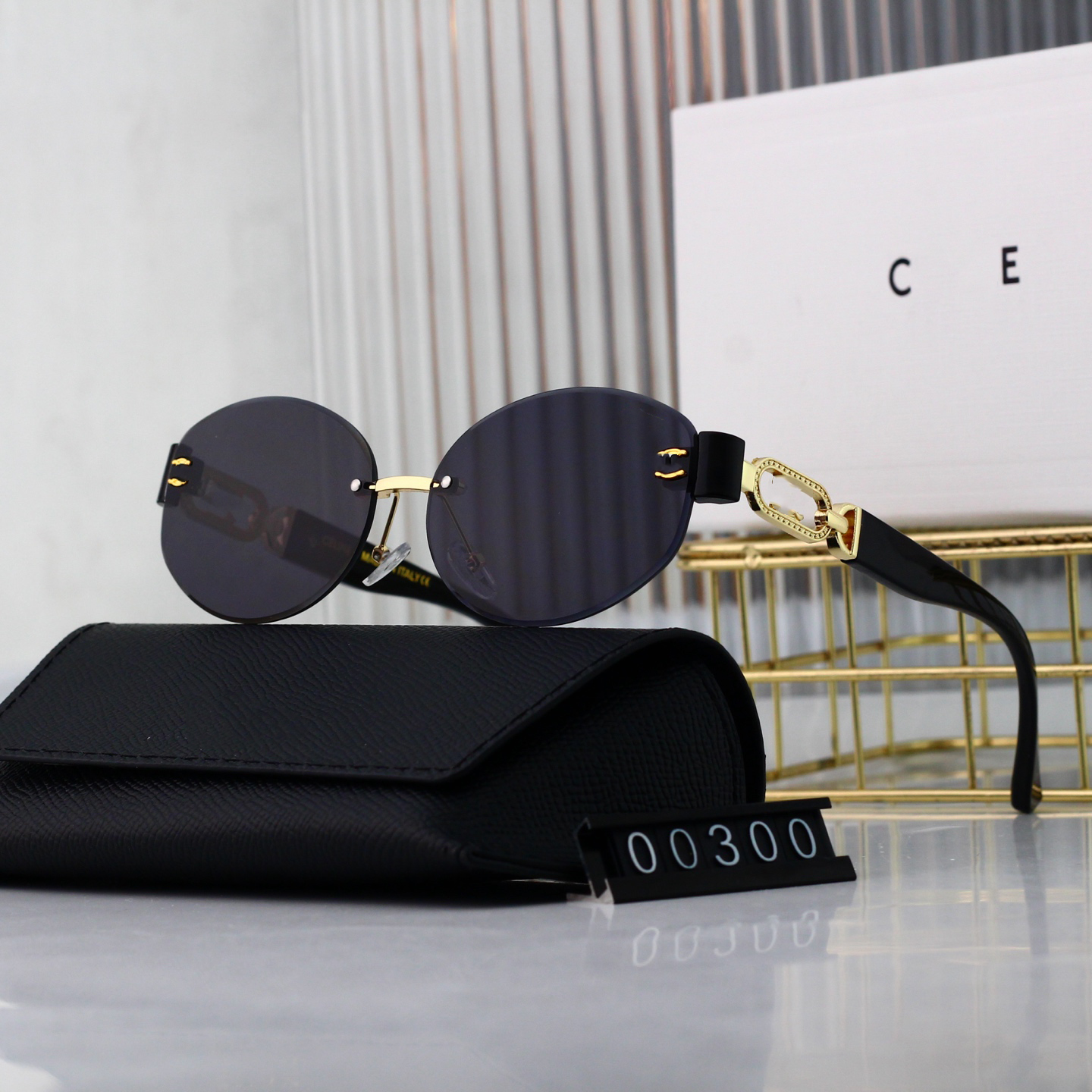 Luxury Designer Sunglasses for Women Rimless Oval Sunglasses UV Beach Sunglasses Temperament Type Travel Essentials Exquisite Eyewear Case