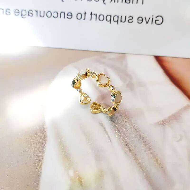 Small niche design heart women's light fashion trend, open mouth ring, cold style, versatile index finger ring