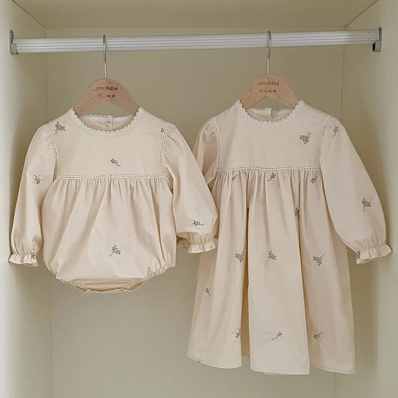 Family Sister Matching Dress Outfit Baby Girls Clothes Sisters Embroidered Hollow Girl Romper Princess Dresses 250528