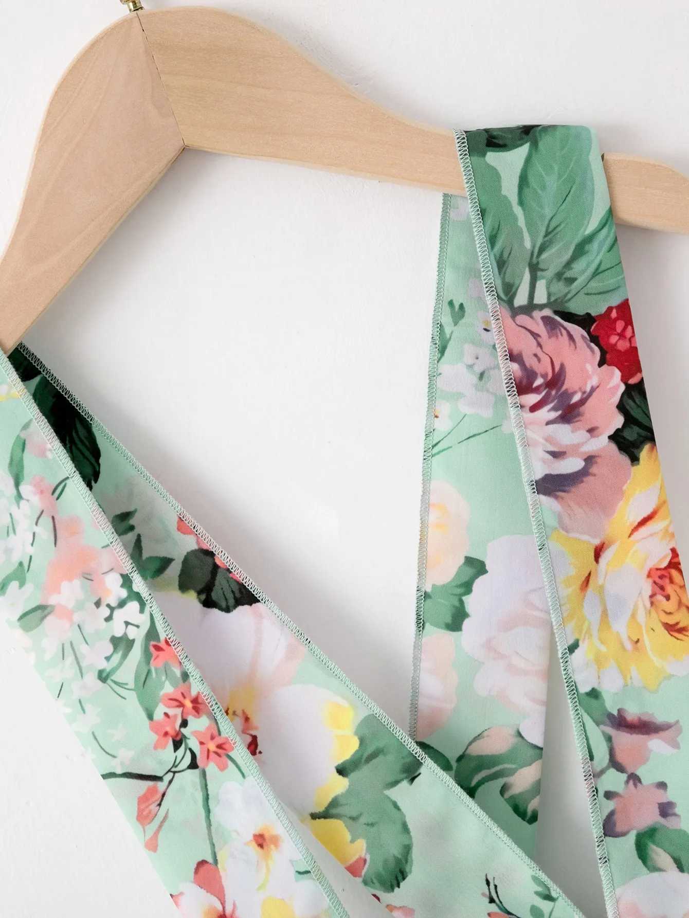 Fresh floral print sleeveless dress - a light summer choice X250528