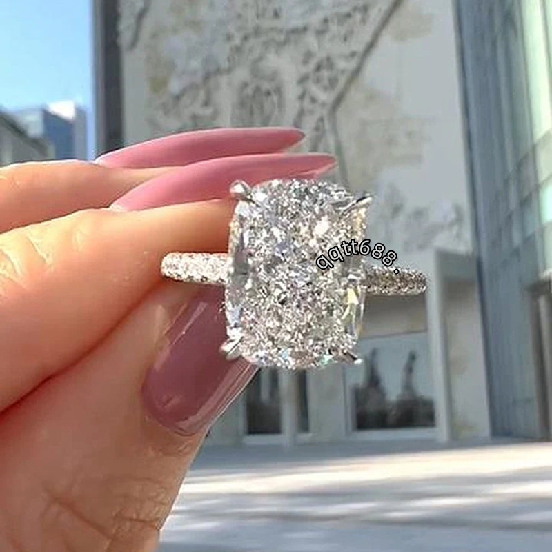 925 CZ Ring - Elegant Cushion Shape Ring for Women Sparkling 5A Zircon Simulated Diamond 925 Sterling Silver Engagement Rings Ideal for Parties and We