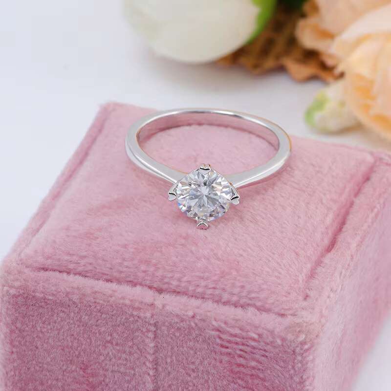 Luxury 925 Sterling Silver Moissanite Diamond Rings 0.5ct round VVS D Color Wedding Engagement Gift