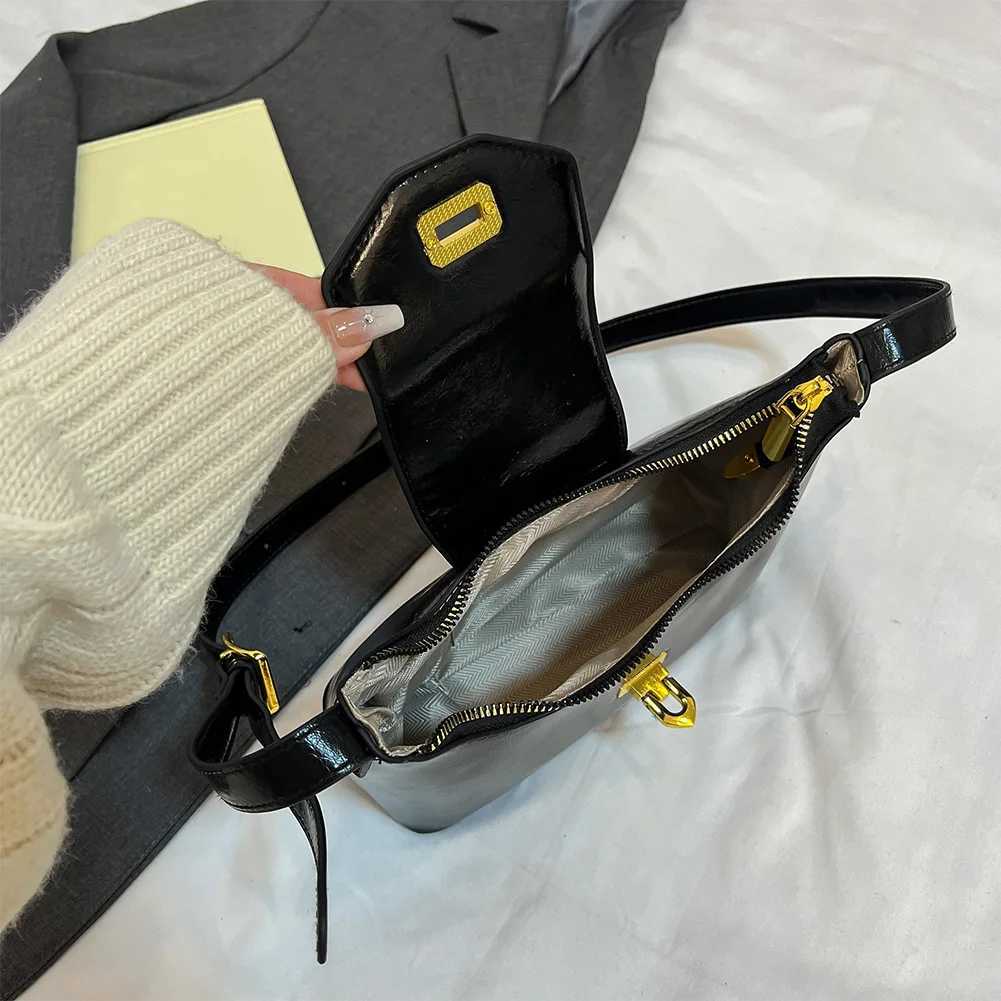 Small Shoulder Bag for Women with Inner Pocket Clutch Purse PU Leather Solid Color Shoulder Bag Mobile Phone Bag for Work Travel Y250528