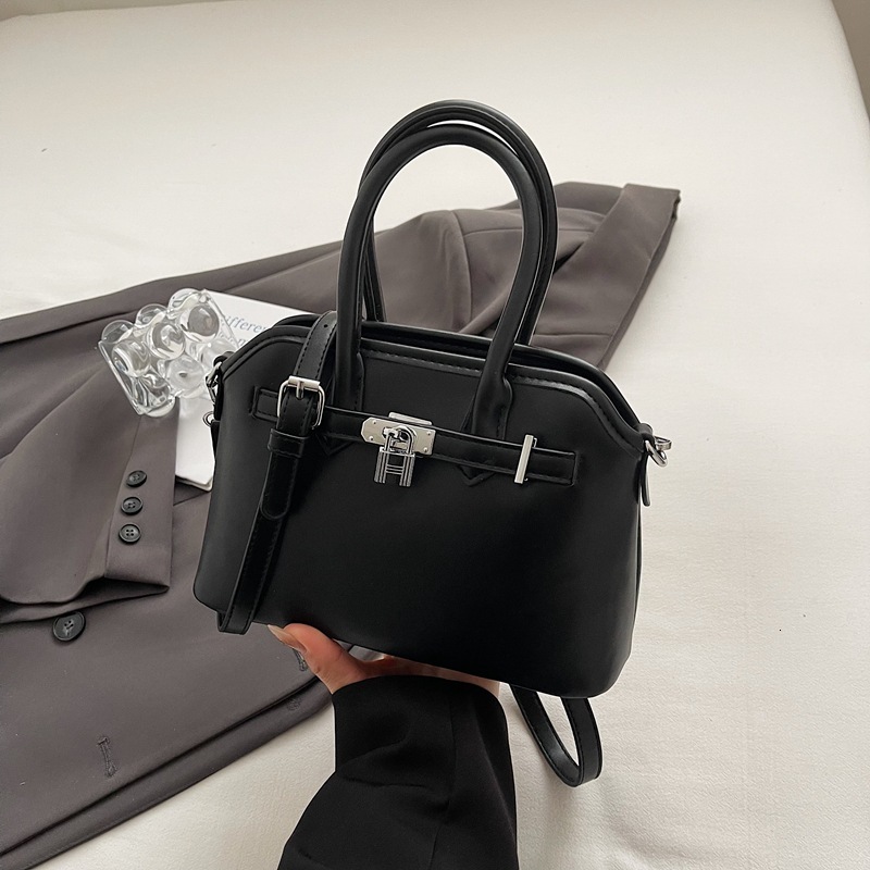 Free Shipping Designer Bag Korean Casual Hand-held Small Square Bag For Women Spring/summer 2025 New Fashion Shoulder Commuting Crossbody Bag Bags