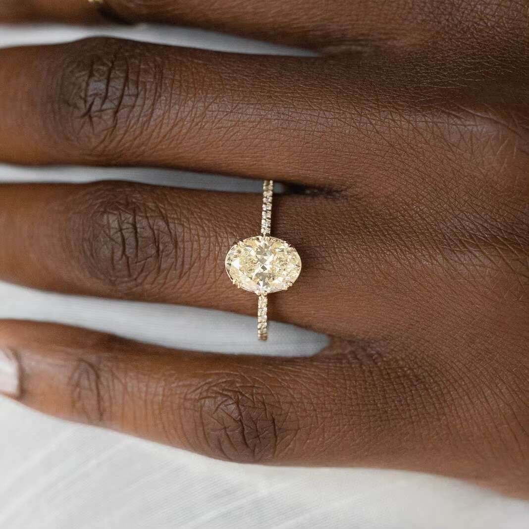 Custom Original Oval Brilliant Cut Focal Genuine Diamond Sterling Silver High Quality Ladies Luxury Fashion Engagement Ring