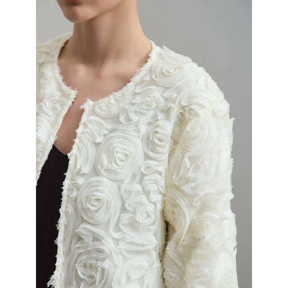 AMII Minimalism Short Jacket Women 2025 Spring New Elegant Romantic Stereoscopic Flower O-Neck Hook Button Outwear Coat 12521066