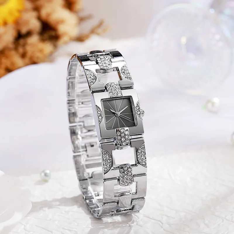 Fashion Women Watch Ladies Luxury Diamond Square Dial Quartz Watches Reloj Mujer Girls Clock GiftWithout Box XJ250527