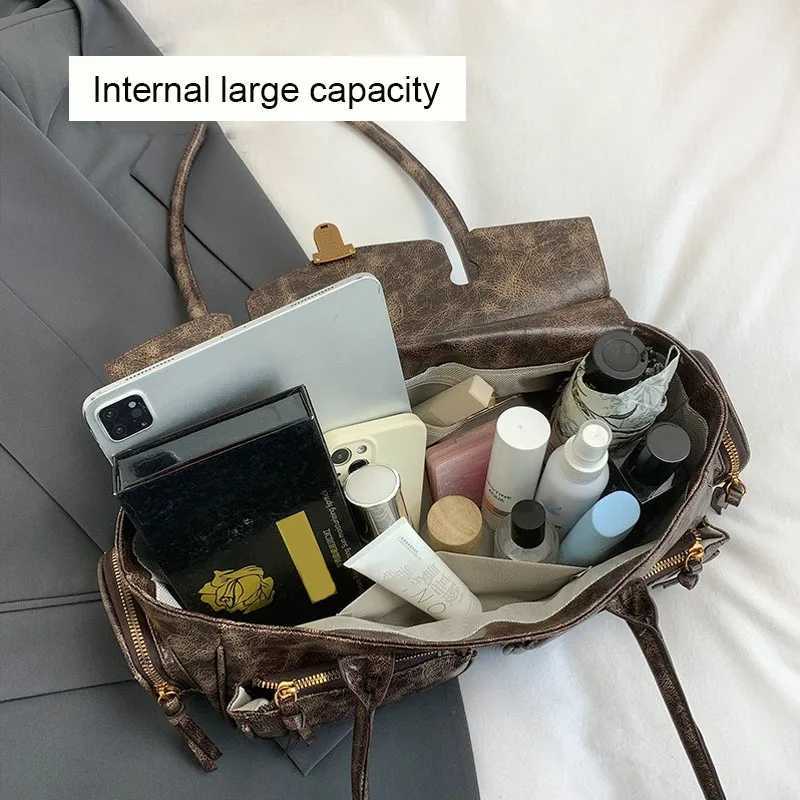 Branded Underarm Shoulder Motorcycle Bags For Women Y2K Multi Pockets Large Capacity Satchels 2025 Winter Latest Luxury Handbags Y250528