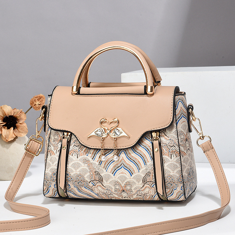Top brand high-quality new free designer bag, high-value light luxury handbag, foreign trade French style bag, lightweight single shoulder new free de