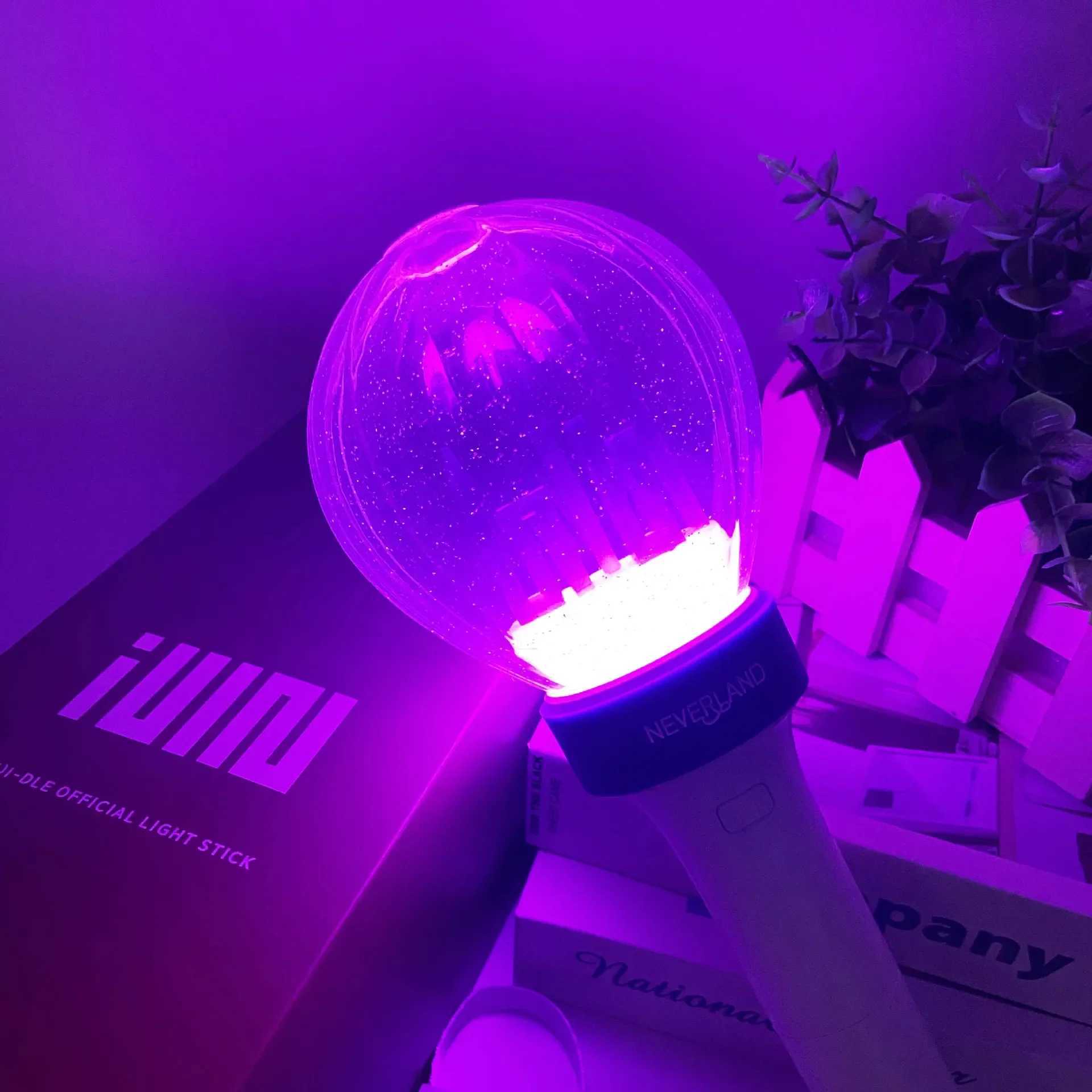 Kpop (G)I-DLE Lightstick Castle Hand Lamp Gidle Concert Card Hiphop Party Light Stick Flash Fluorescent Fans Toys Gift W250528