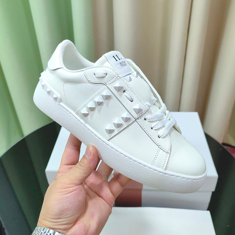 Designer riveted Casual Shoes Men and women Low Flat Open Sneakers Platform v Leather Retro black white Trendy Couple Calfskin Vintage Sports Trainers