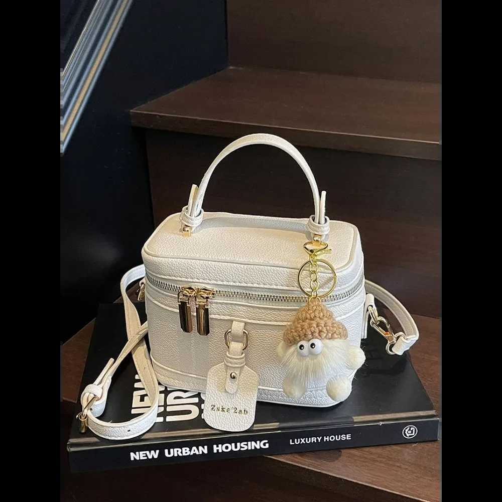 Luxury designer niche box small bag female bag 2025 all-match hand-carried small square bag high-end one-shoulder messenger bag Y250528