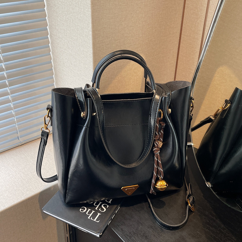 High quality brand, new high-quality free designer bag, new multi-functional shoulder wide body, armpit handbag, bucket bag, brand new free designer b