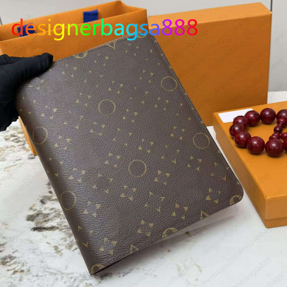 Wallets Luxurys Designer Bags Unisex Lattice Letter Women Notebook Brand Buckle Clip Diary Book Mens Brown Diariesbook Coin Purs