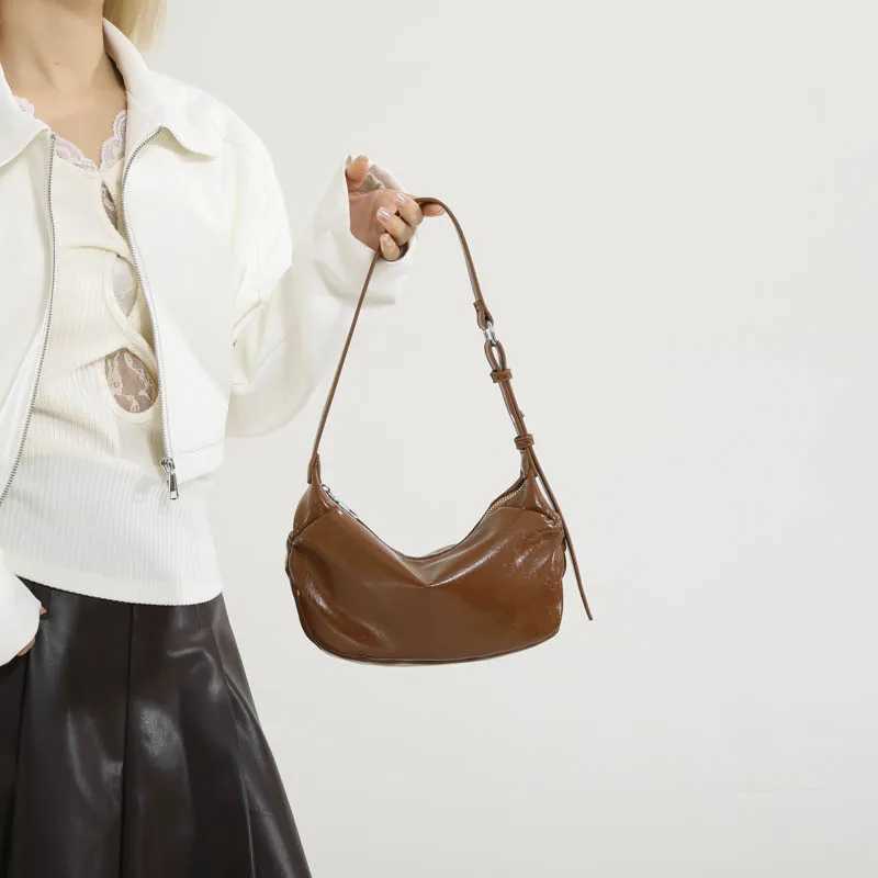 Women PU Shoulder Bag Fashion Underarm Bag Large Capacity Crescent Shoulder Purse Solid Color Chic Hobo Bag Outdoor Travel Bag Y250528