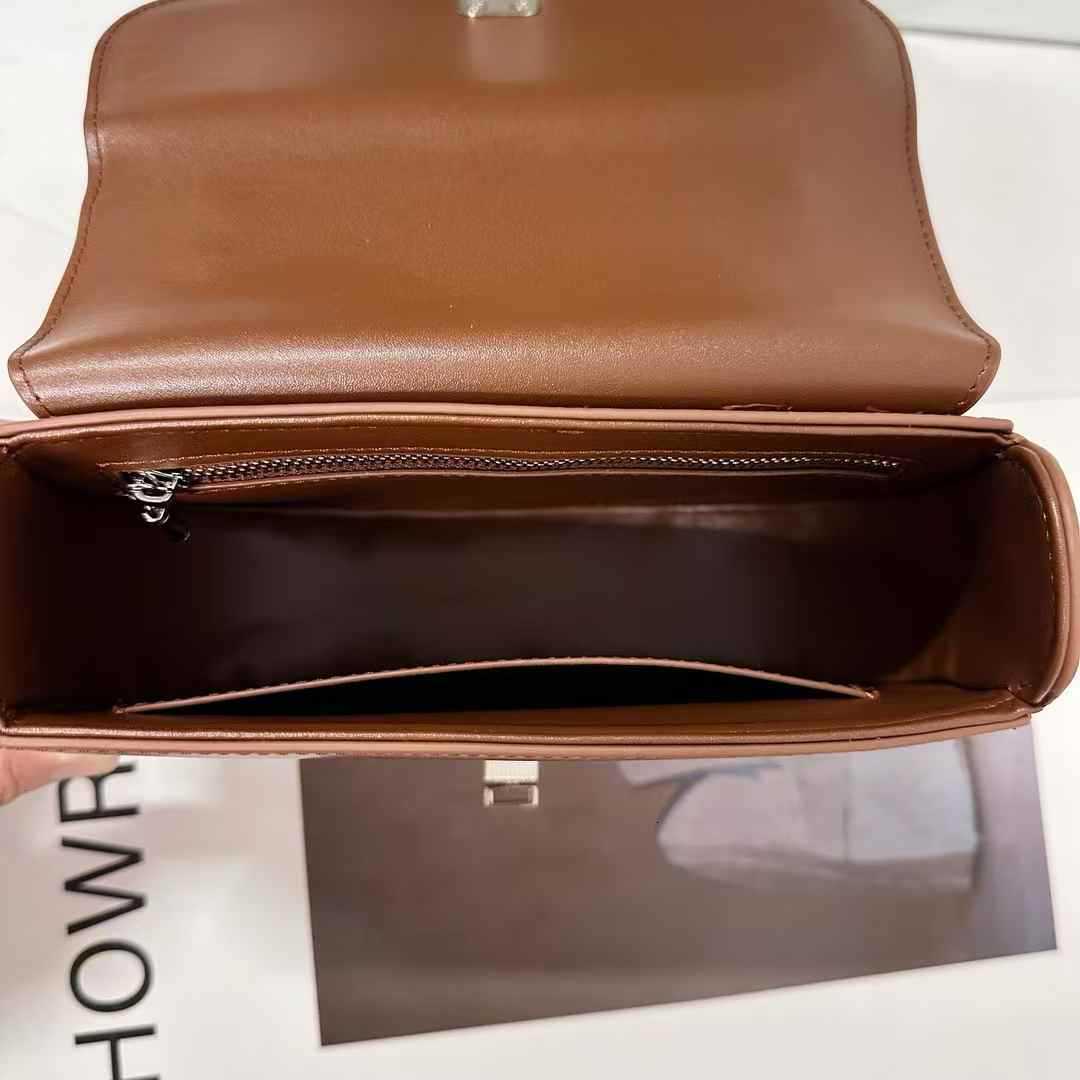 Top Brand Quality New Style Design High-End Leather Saddle Bag Simple Fashion Versatile Bag Elegant Shoulder Crossbody Bag Trendy New Free Delivery De