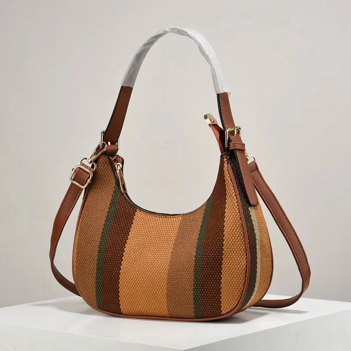 Luxury Brand Designer Bag 2024 Winter New Simple Contrasting Color Underarm Fashionable And Stylish Large Capacity Canvas Crossbody Small Bag