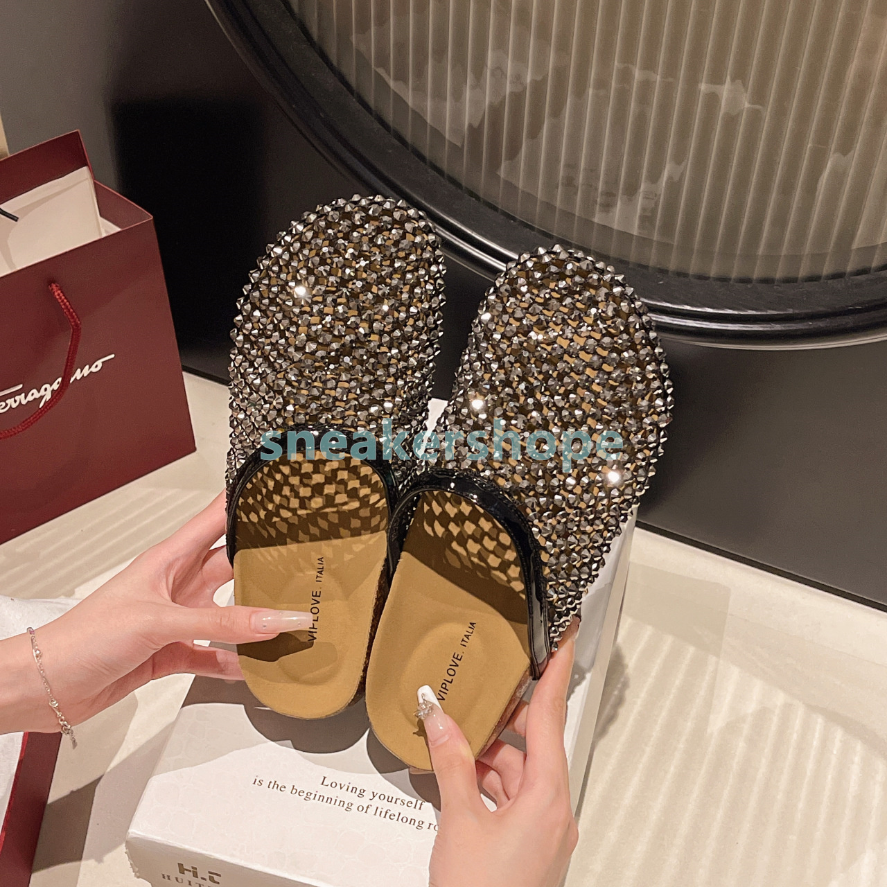 designer slides womens sandals slip-on slippers clogs sliders flat heels summer rhinestone glint fishing net sandal fashion sliders casual thick-soled