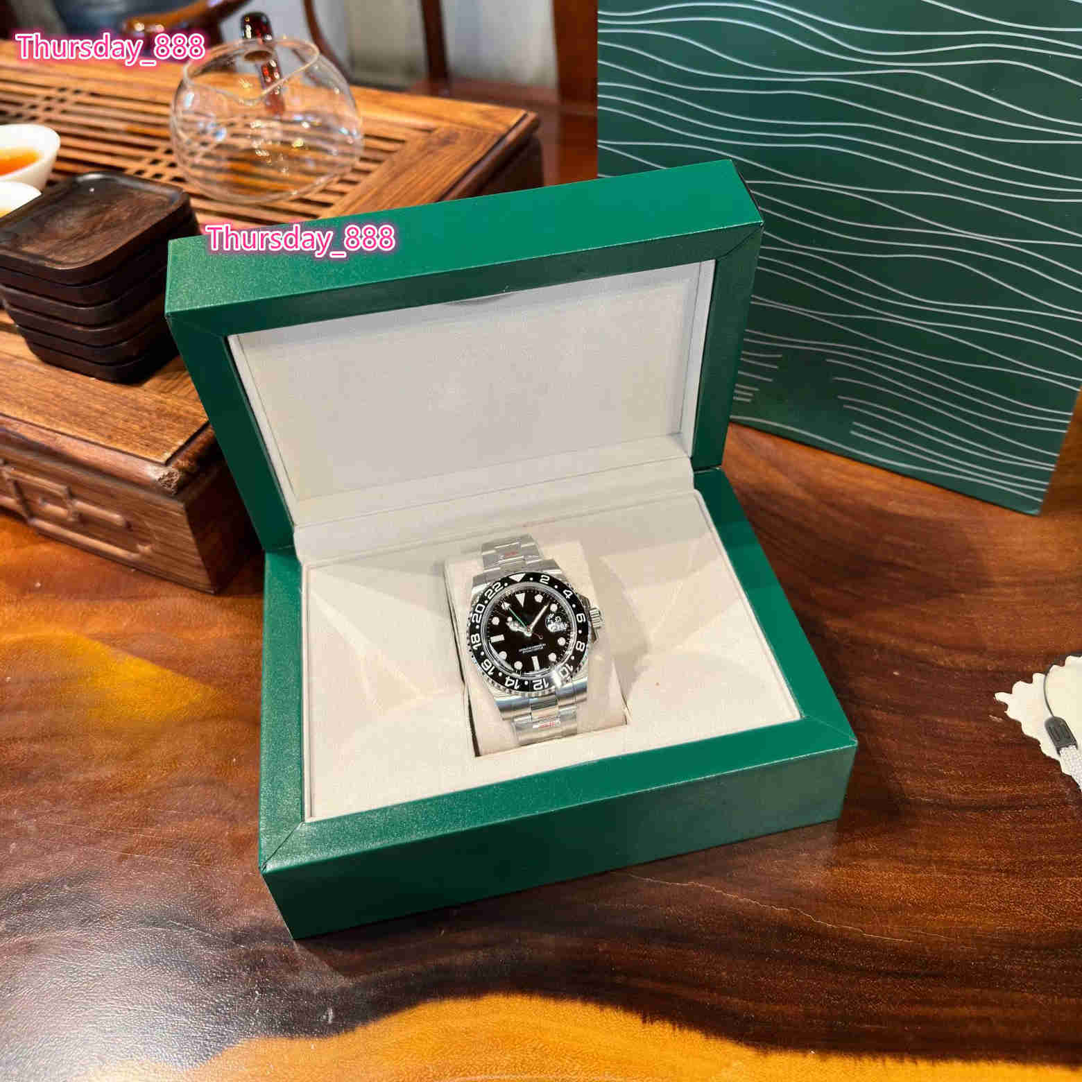 Custom Deluxe for Rolex Wooden Single Watch Box Unique Design Green Leather Watch Box Soft Velvet Inner Watch Suitcase