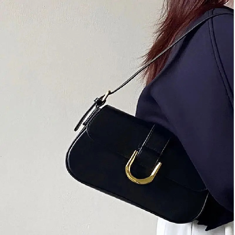 Retro Patent Leather Shoulder Bag For Women Flap Crossbody Bag Solid Color Underarm Bag Red Crossbody Bag Lady Handbag 250527