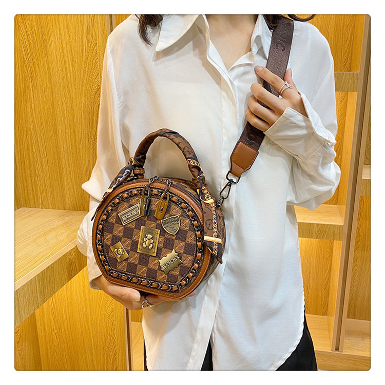 Luxury Brand Designer Bag Single Shoulder Bag Retro Texture Round Cake Bag Women New Fashion Badge Scarf Handbag Versatile Crossbody Bag