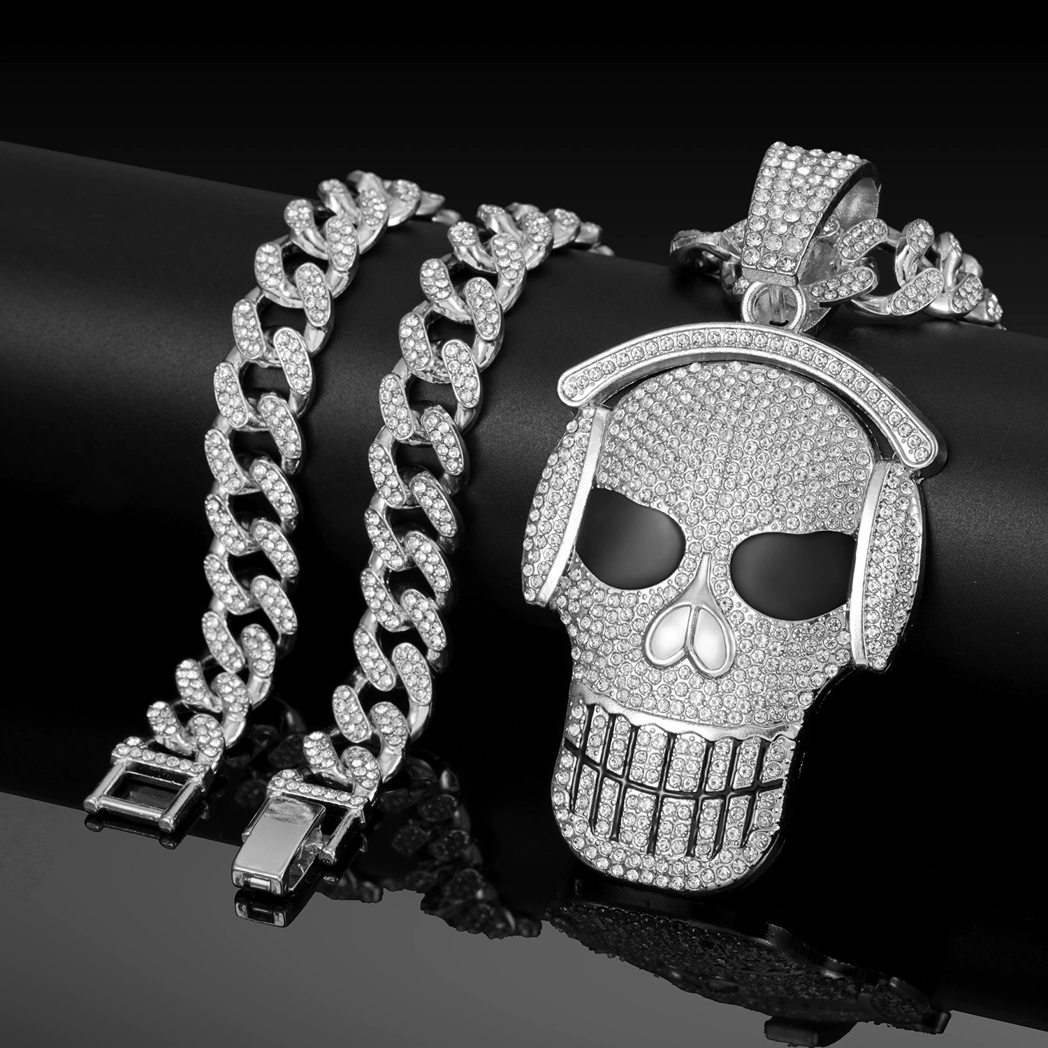 Elegant Cuban Style Necklace Featuring Superior Crafted Links