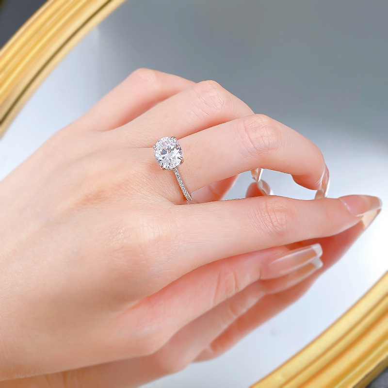 2025 Choucong Brand Wedding Rings Sparkling Luxury Jewelry Soild 100% 925 Sterling Silver Oval Cut White Lab Moissanite Diamond Gorgeous Women Engagem