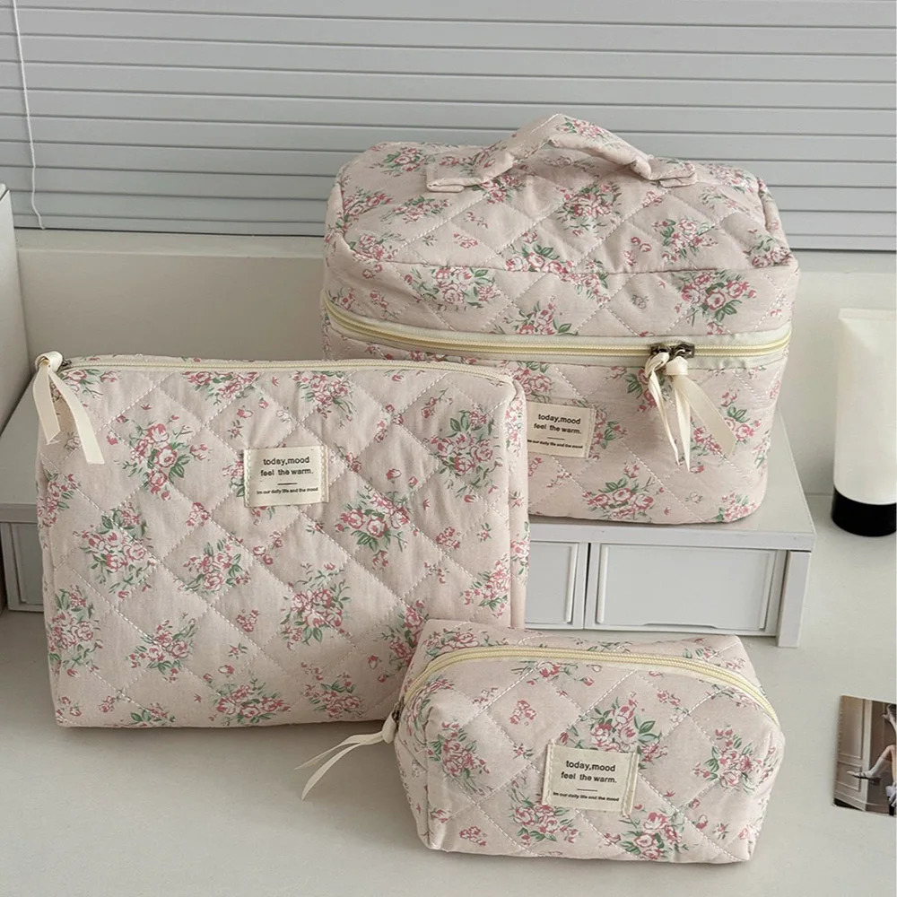 Vintage Rose Women Cosmetic Bag Fashion Travel Organizer Makeup Quilted Bag Pouch Ladies Make Up Storage Handbag Zipper Bag 250527
