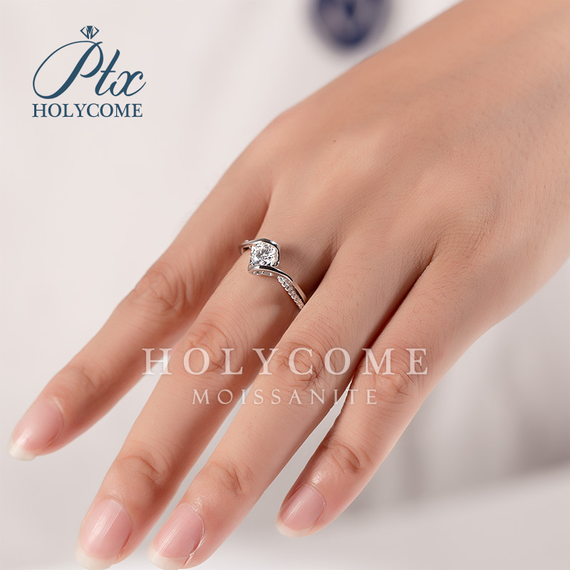 Fashion Women's Ring S925 Sterling Silver 0.5ct D Color VVS Moissanite Diamond 18k Gold Plated Wedding Engagement Angel Micro Pave Ring Factory W