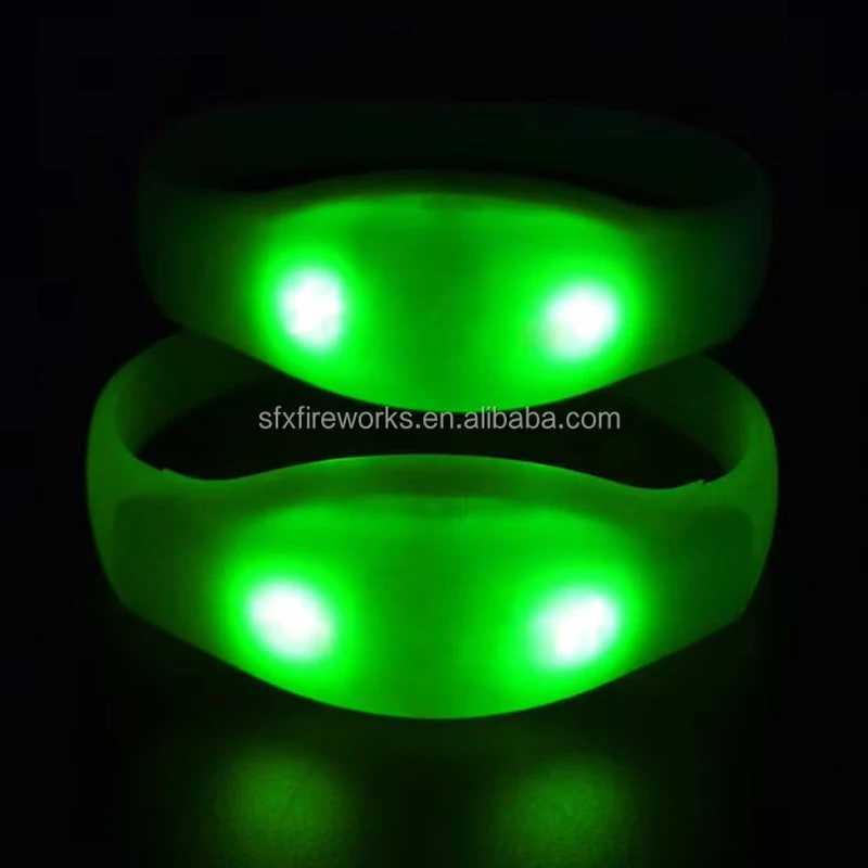 LED Silicone Bracelets RGB Color Changing With 24Keys 12Keys Control 400 Meters 10 Area Zones Remote Control Luminous Wristband W250528