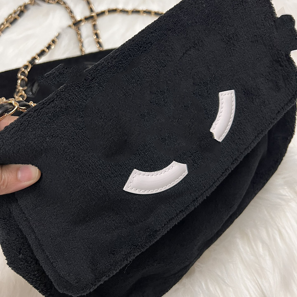 Designer Towel Shell Leather Chain Classic Storage case Flannel Shoulder Tote Bag quilted vintage fur bag makeup Boutique collection