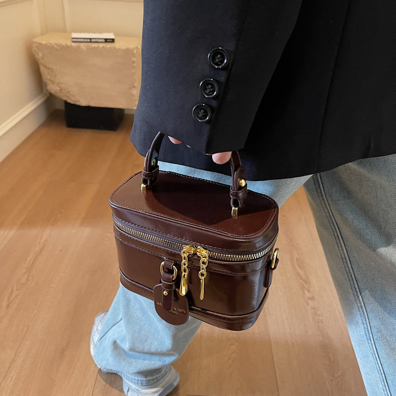 Luxury Brand Designer Bag 2025 New Fashionable Super Hot For Women, Cute Trend, Flu, Crossbody Bag, Spring And Summer Handheld Small Bag