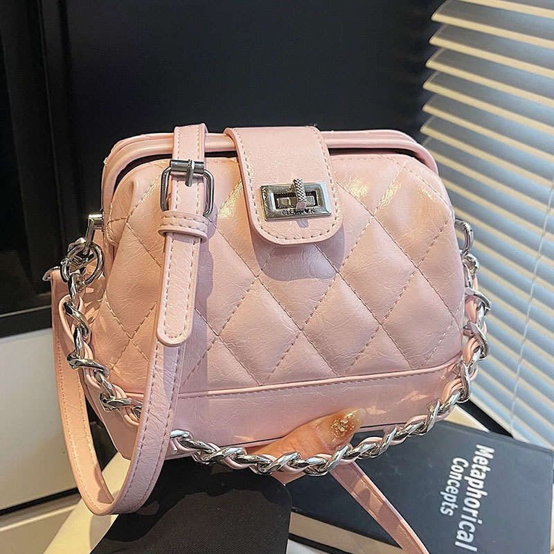 Women's handbag shoulder bag New Style Quilted Chain Shell Niche Versatile Office Commuter Elegant Crossbody Bag