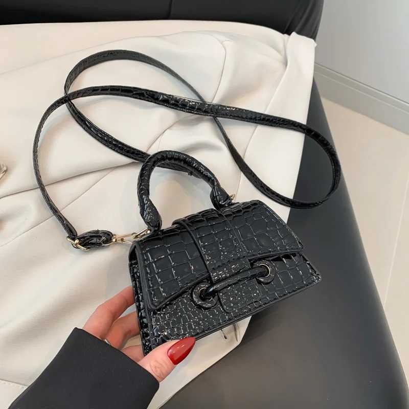 Women Shiny Shoulder Bag Adjustable Strap Small Crossbody Bag Solid Color Casual Top Handle Bag Ladies Commute Bag Y250528