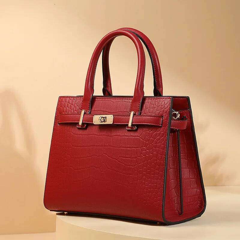 Fashionable Red Women's Crossbody New Bride Wedding Gift Bag Soft Style Medium Size Ideal For Elderly Middle-Aged Women