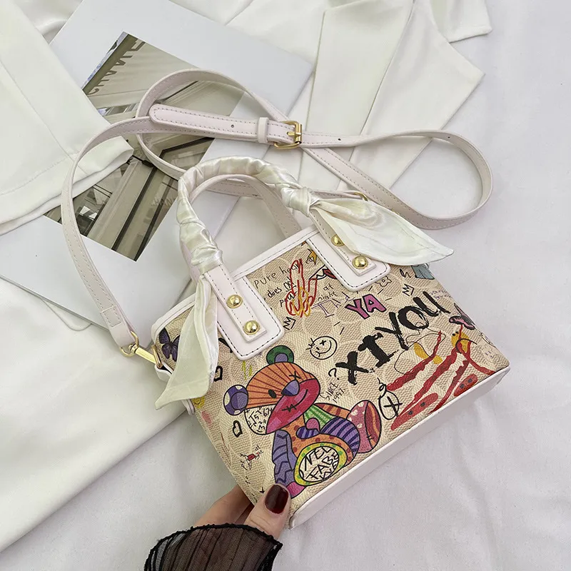 Shoulder Bag Crossbody se Designer New women's painted graffiti fashion hand basket artistic texture crossbody bag 2025 Free shipping