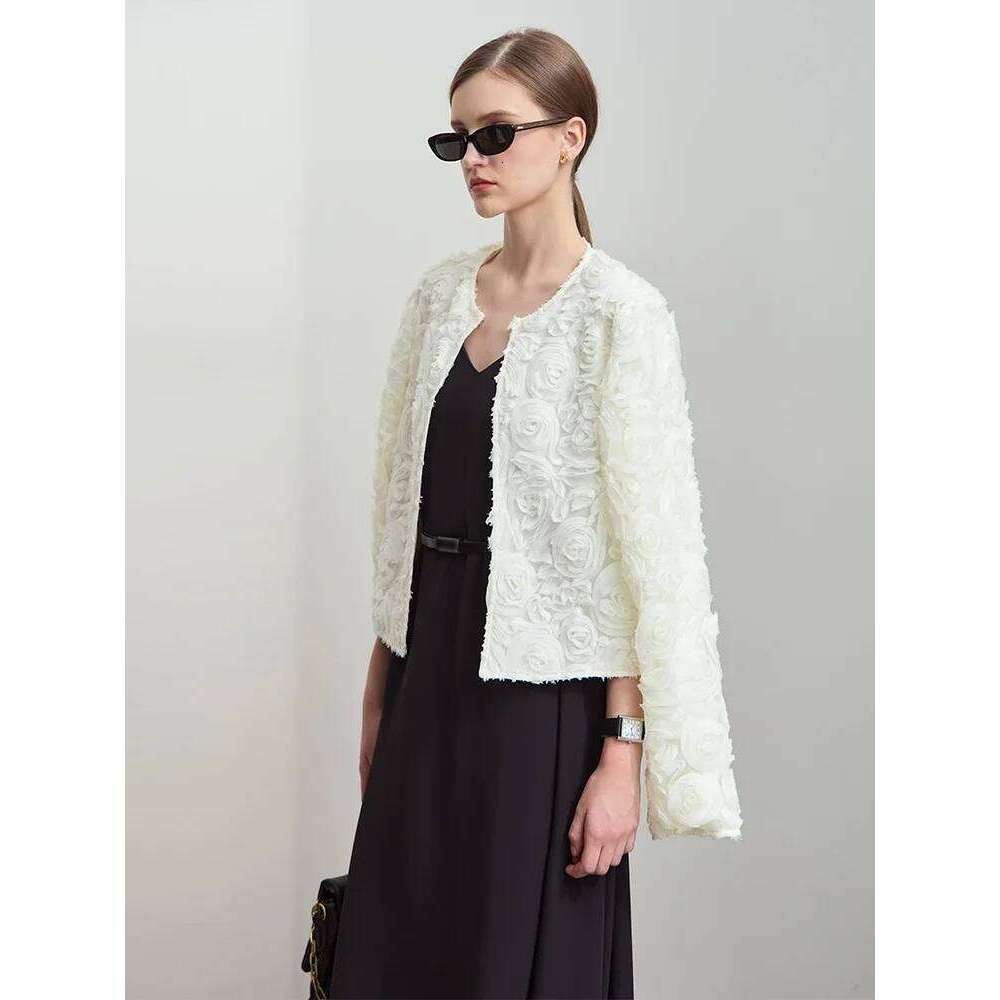 AMII Minimalism Short Jacket Women 2025 Spring New Elegant Romantic Stereoscopic Flower O-Neck Hook Button Outwear Coat 12521066