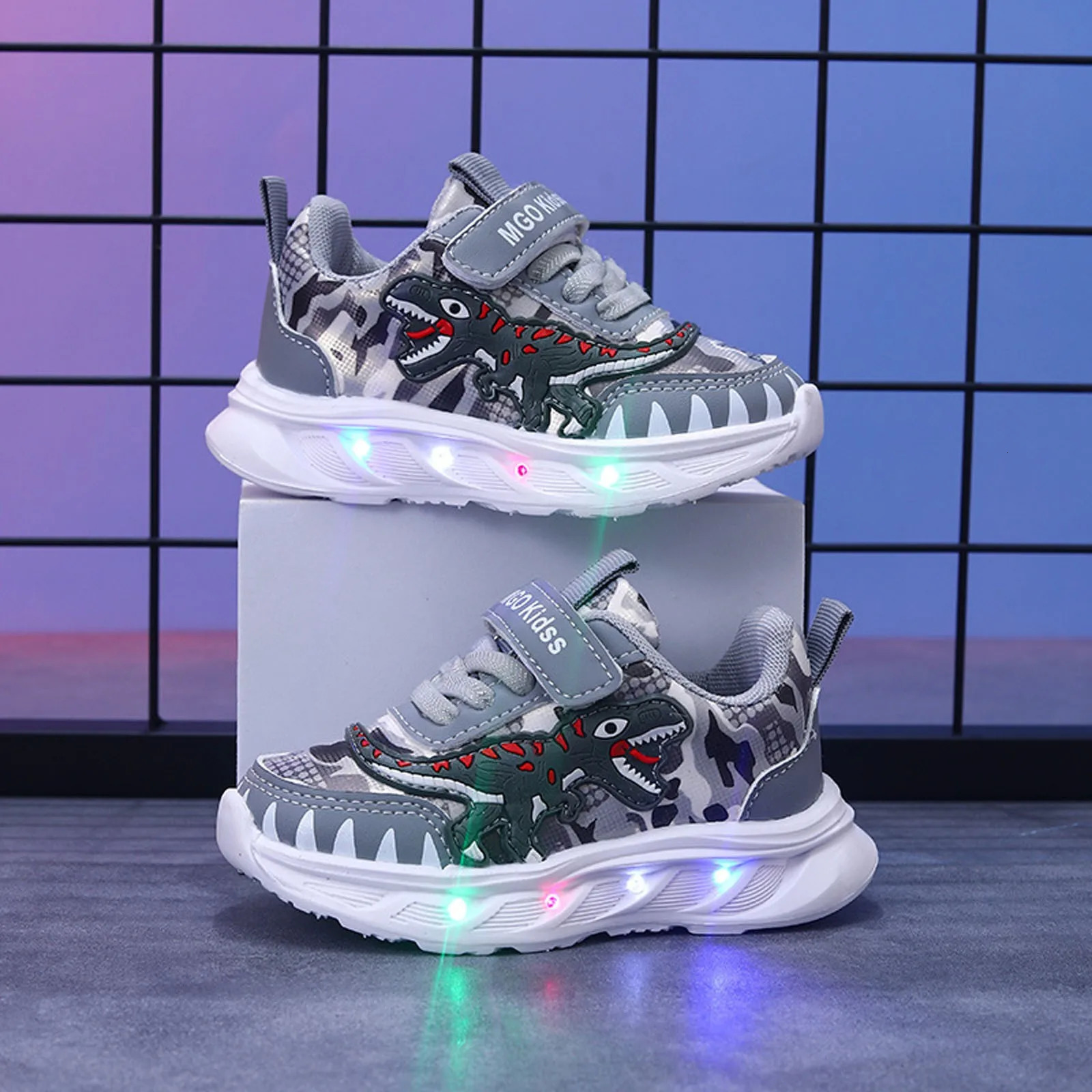 Shoes 10 Kids LED Light Up Childrens Shoes Unisex Cool Sneakers Soft And Lightweight Flat Shoes For Boys And Sneaker Ties Kids 250528